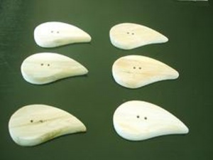 Kauni Light Teardrop Buttons
