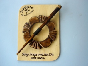 Mango Wood Smooth and Engraved Circular Shawl Pin Set