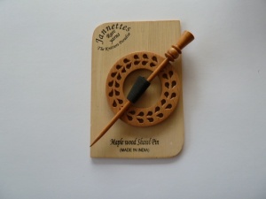 Maple Wood Circular Teardrop Pierced Shawl Pin Set