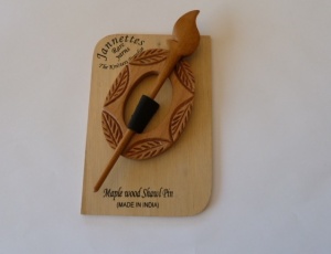Maple Wood Oval Leaf Shawl Pin Set