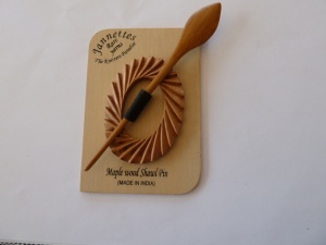 Maple Wood Oval Ridged Shawl Pin Set