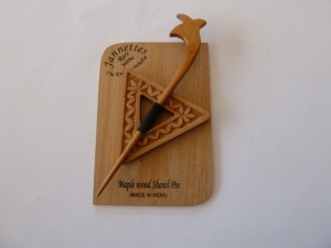 Maple Wood Triangular Shawl Pin Set