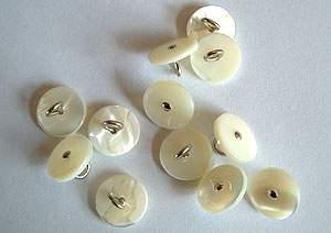 Rowan Medium Natural Stud Buttons #318