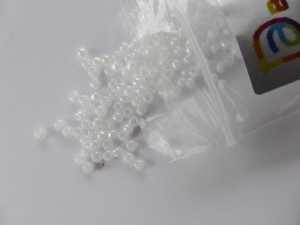 Debbie Abrahams Iris Round White Beads Size 8/0