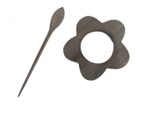 Pollika Daisy Shawl Pin - Slate Grey