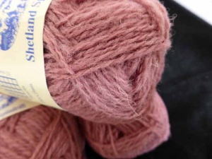 Jamieson's Shetland Spindrift #556, Old Rose