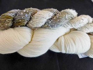 Artyarns Peacock Shawl Kit - Ivory