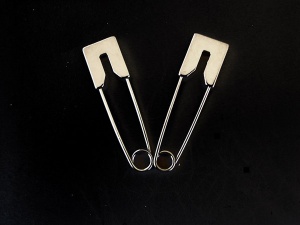Rowan Small Gunmetal Kilt Pins