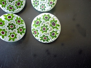 Trendsetter Green Flower Buttons