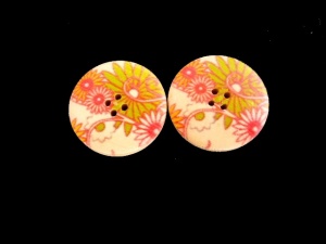 Wooden Lime/Red Floral Buttons